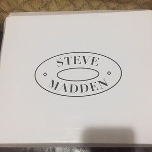 Women 9.5 Steve Madden Wyatt Rust Suede bootie